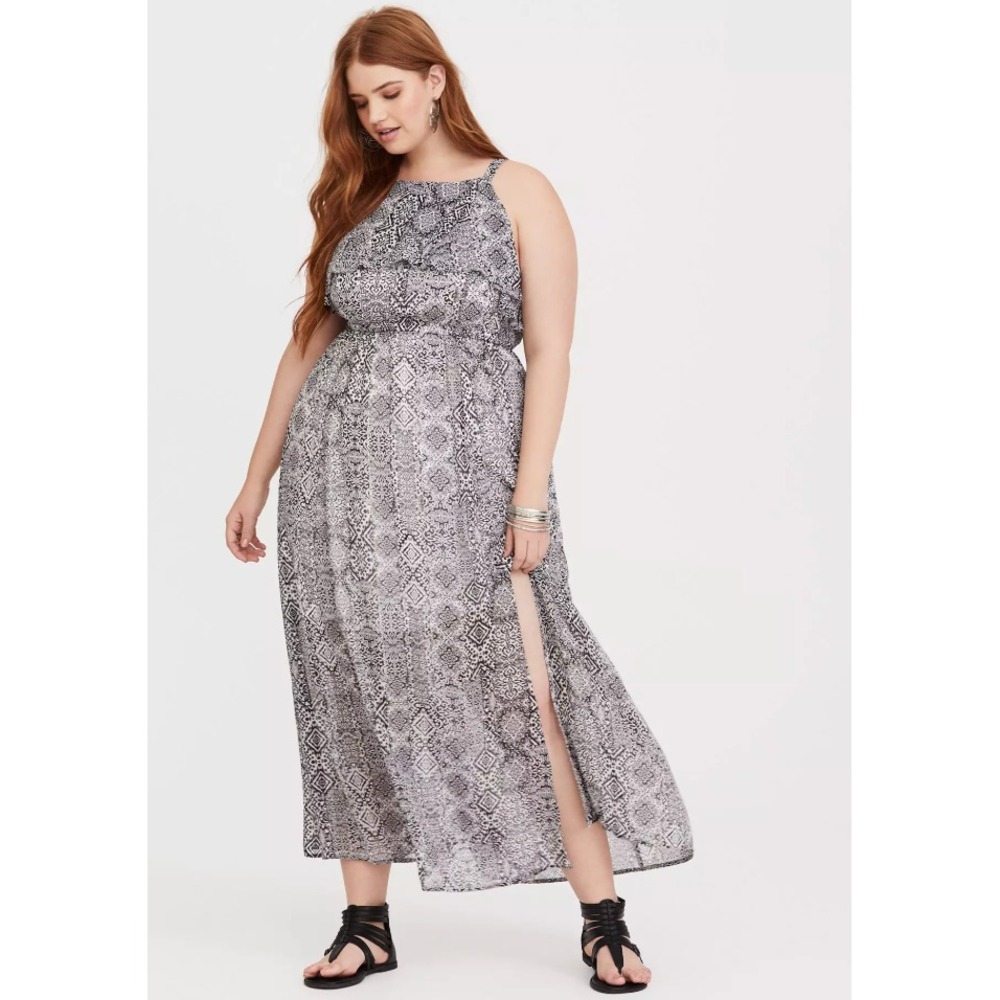 Torrid Maxi Dress Size 1X Black White Ikat Chiffon Sleeveless A-Line Boho Resort